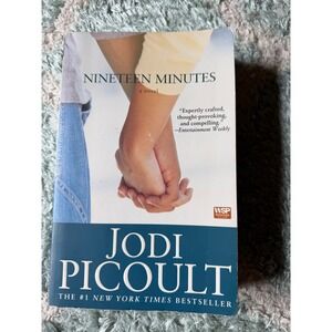 Jodi Picoult Nineteen Minutes Novel Paperback Fiction Book